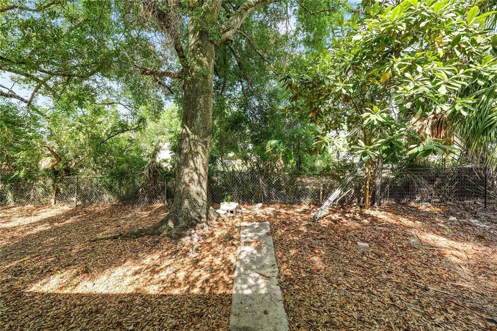 Activo con contrato: $179,000 (3 camas, 1 baños, 1184 Pies cuadrados)