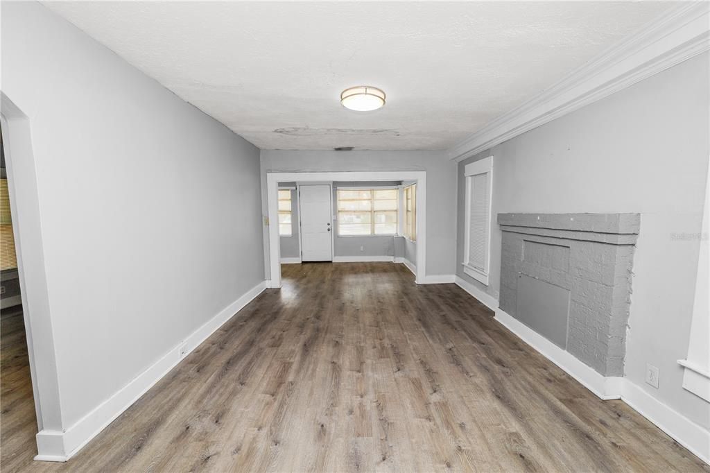 Activo con contrato: $179,000 (3 camas, 1 baños, 1184 Pies cuadrados)
