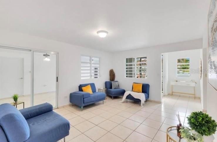Active With Contract: $310,000 (3 beds, 2 baths, 1819 Square Feet)