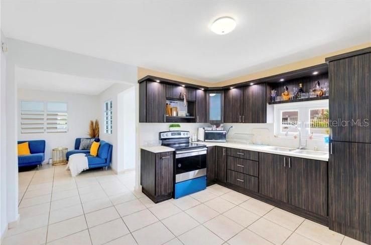 Active With Contract: $310,000 (3 beds, 2 baths, 1819 Square Feet)
