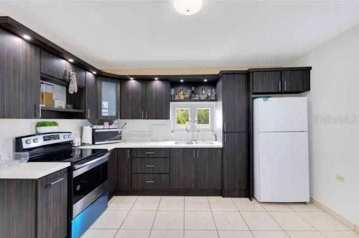 Active With Contract: $310,000 (3 beds, 2 baths, 1819 Square Feet)