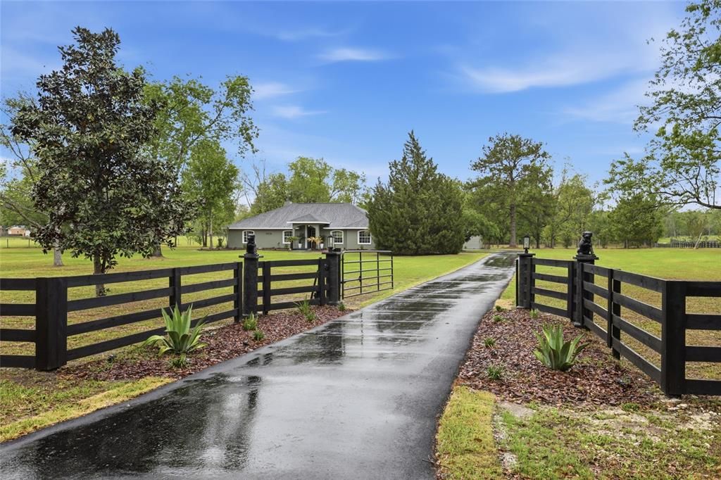 For Sale: $724,900 (4 beds, 3 baths, 3058 Square Feet)