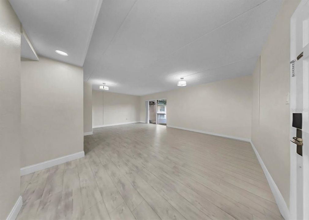 На продажу: $199,900 (3 спален, 2 ванн, 1176 Квадратных фут)