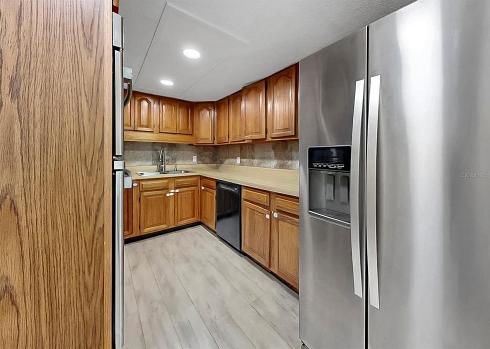 На продажу: $199,900 (3 спален, 2 ванн, 1176 Квадратных фут)