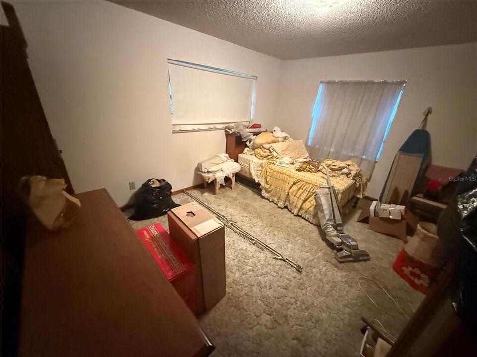 Под контрактом: $250,000 (3 спален, 2 ванн, 1472 Квадратных фут)