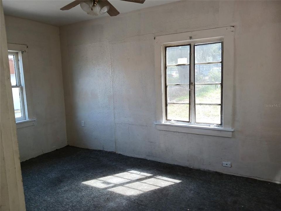 For Rent: $700 (2 beds, 1 baths, 683 Square Feet)