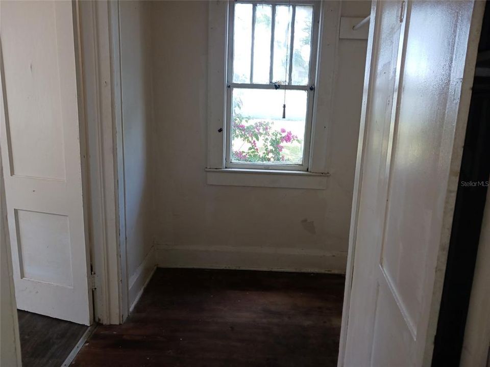 For Rent: $700 (2 beds, 1 baths, 683 Square Feet)