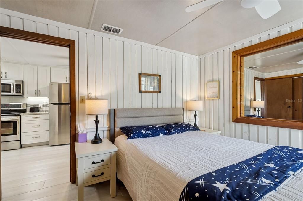 На продажу: $169,900 (2 спален, 1 ванн, 720 Квадратных фут)