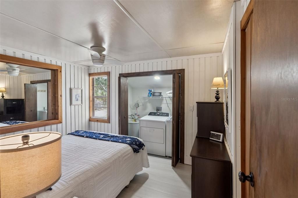 На продажу: $169,900 (2 спален, 1 ванн, 720 Квадратных фут)
