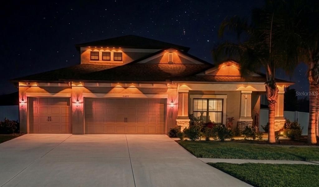 Под контрактом: $499,999 (4 спален, 3 ванн, 2997 Квадратных фут)