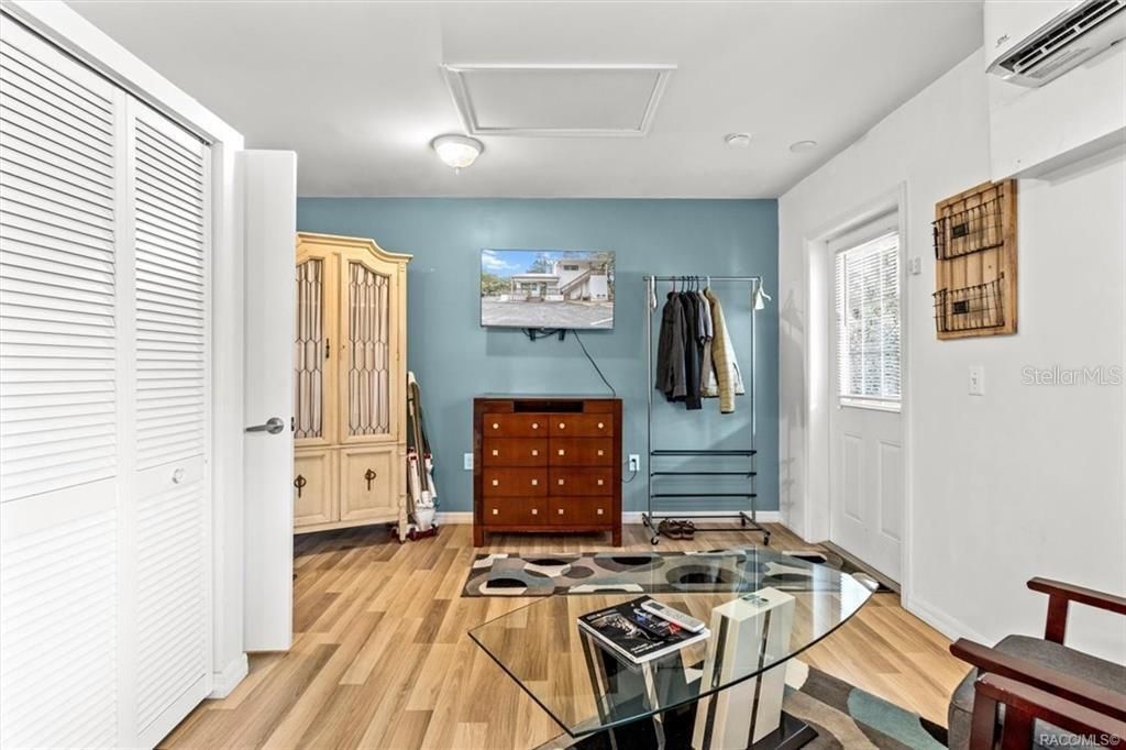 For Sale: $535,000 (1 beds, 1 baths, 1432 Square Feet)