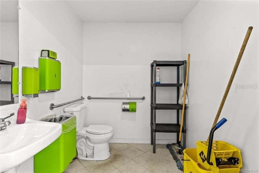 For Sale: $535,000 (1 beds, 1 baths, 1432 Square Feet)