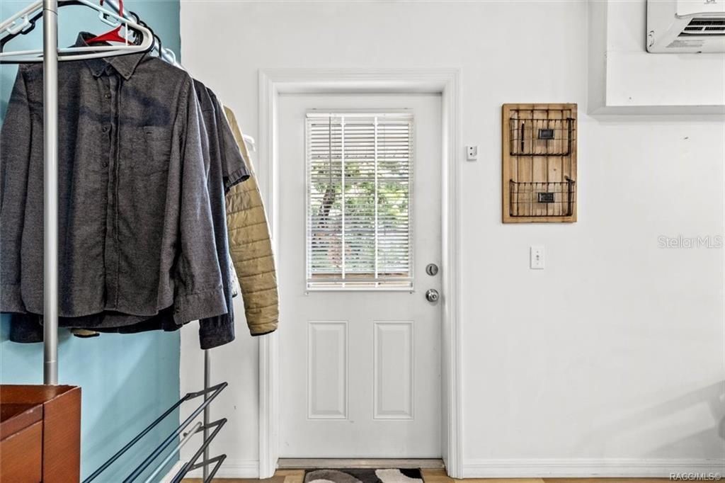 For Sale: $535,000 (1 beds, 1 baths, 1432 Square Feet)