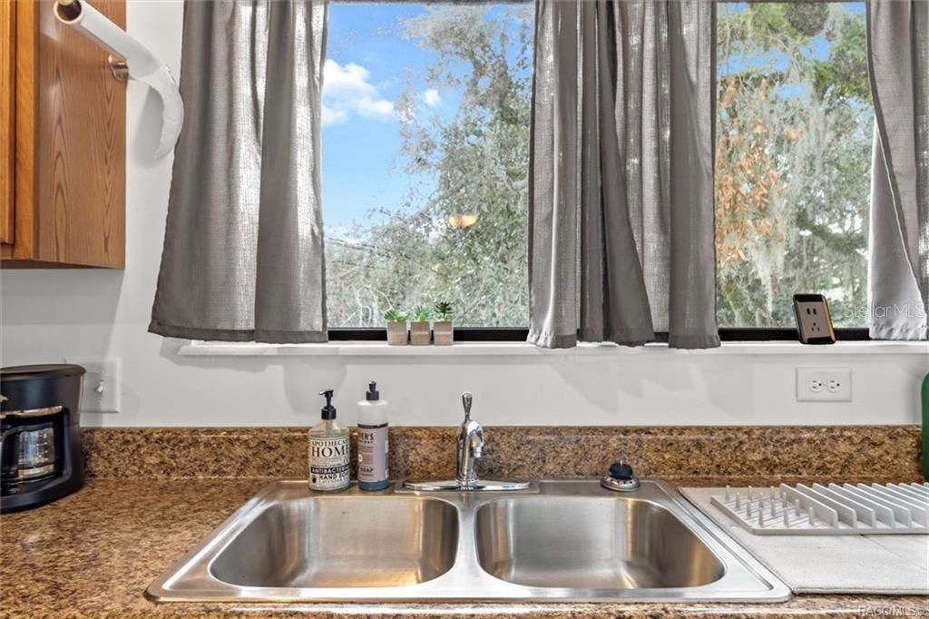 For Sale: $535,000 (1 beds, 1 baths, 1432 Square Feet)