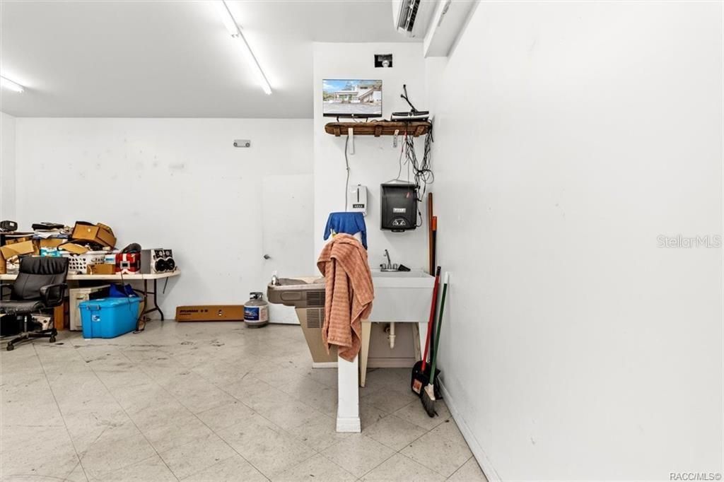 For Sale: $535,000 (1 beds, 1 baths, 1432 Square Feet)