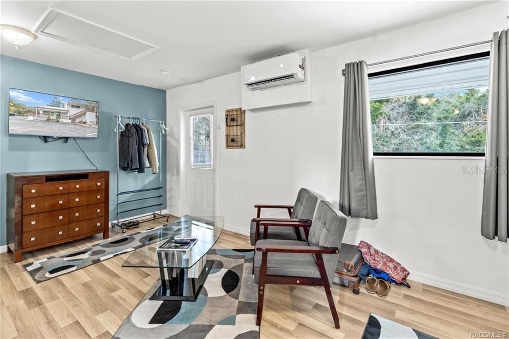 For Sale: $535,000 (1 beds, 1 baths, 1432 Square Feet)