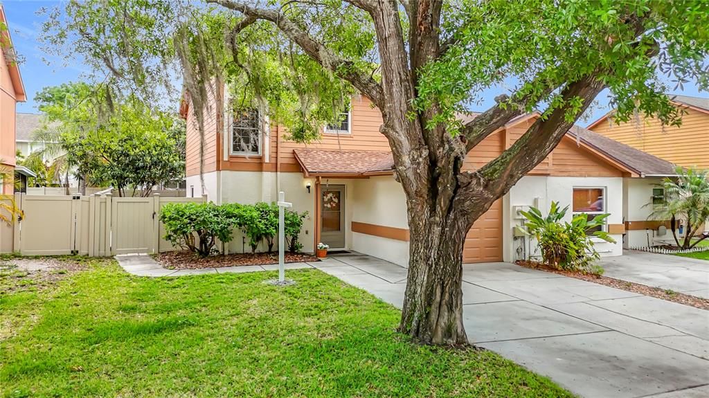 For Sale: $349,000 (2 beds, 1 baths, 1404 Square Feet)