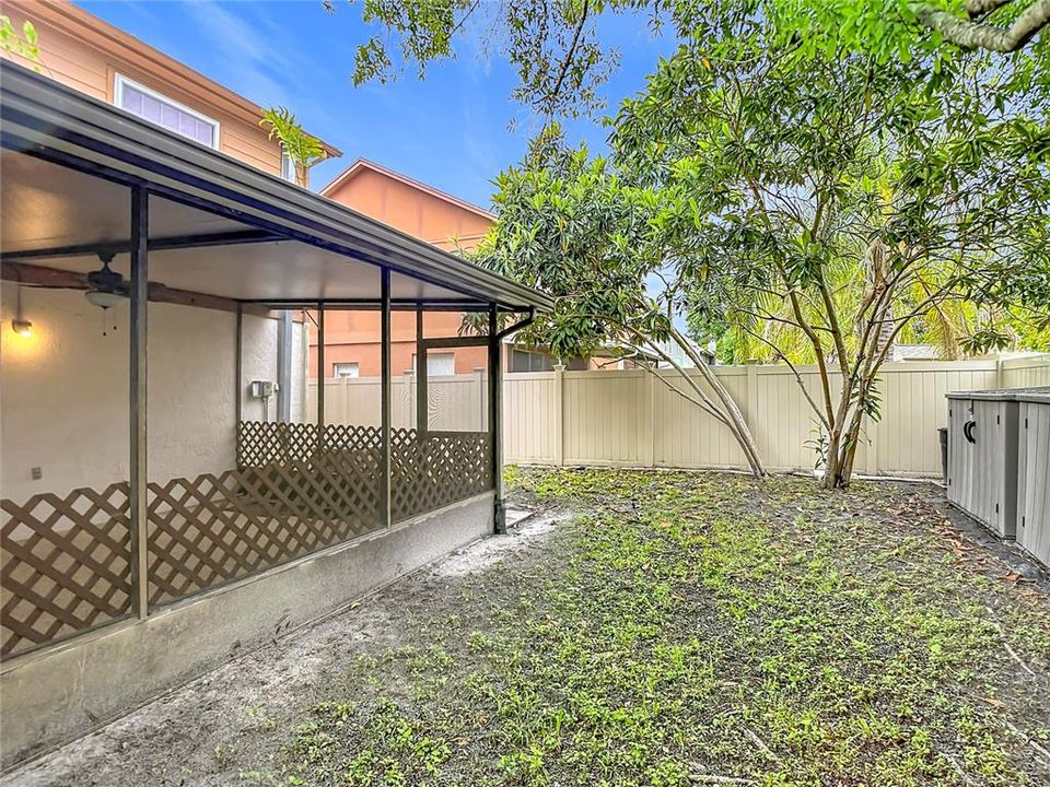 For Sale: $349,000 (2 beds, 1 baths, 1404 Square Feet)