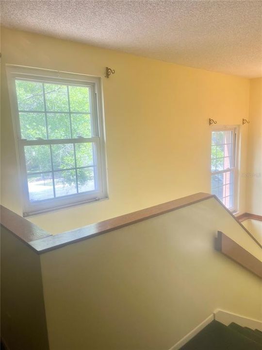 For Sale: $349,000 (2 beds, 1 baths, 1404 Square Feet)