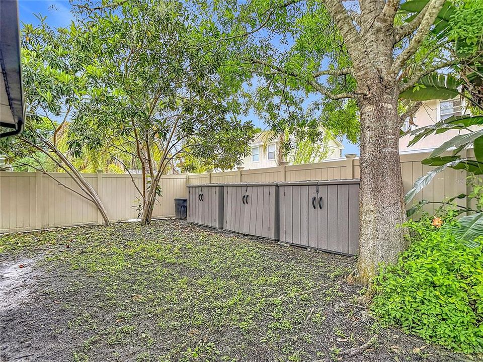 For Sale: $349,000 (2 beds, 1 baths, 1404 Square Feet)