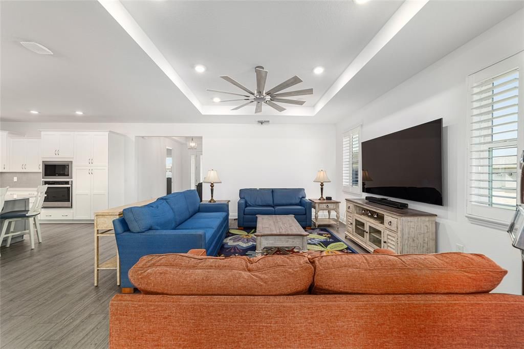 Active With Contract: $549,900 (3 beds, 3 baths, 2457 Square Feet)
