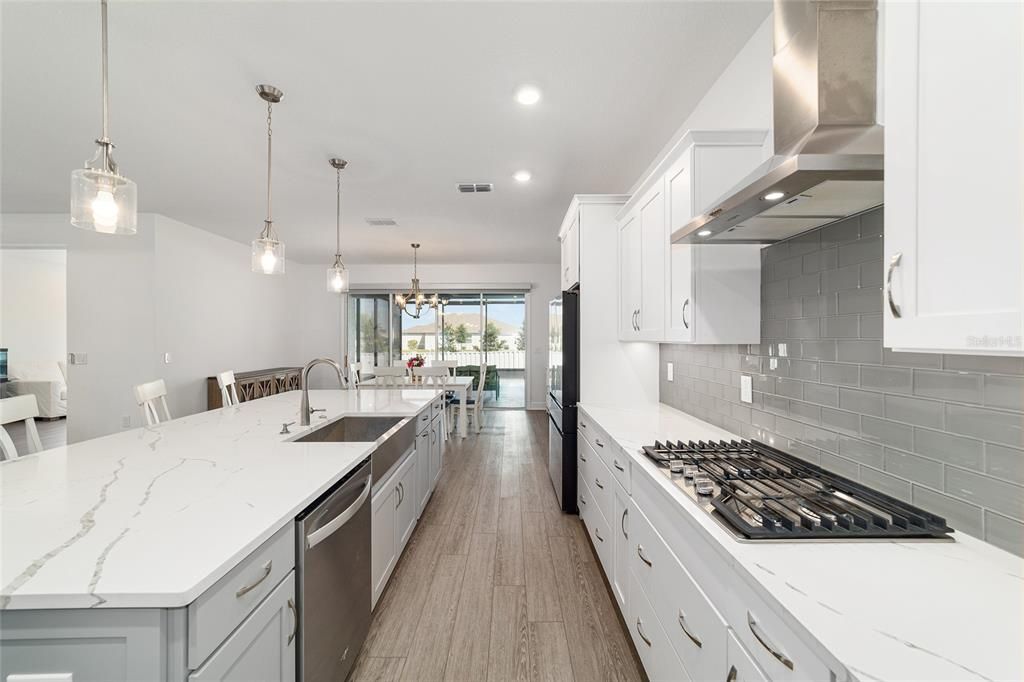 Active With Contract: $549,900 (3 beds, 3 baths, 2457 Square Feet)