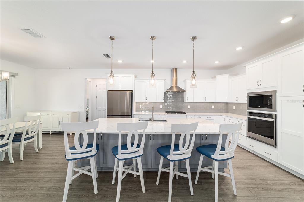 Active With Contract: $549,900 (3 beds, 3 baths, 2457 Square Feet)