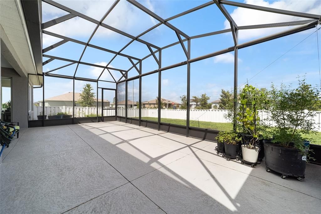 Active With Contract: $549,900 (3 beds, 3 baths, 2457 Square Feet)