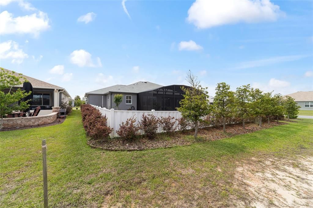 Active With Contract: $549,900 (3 beds, 3 baths, 2457 Square Feet)