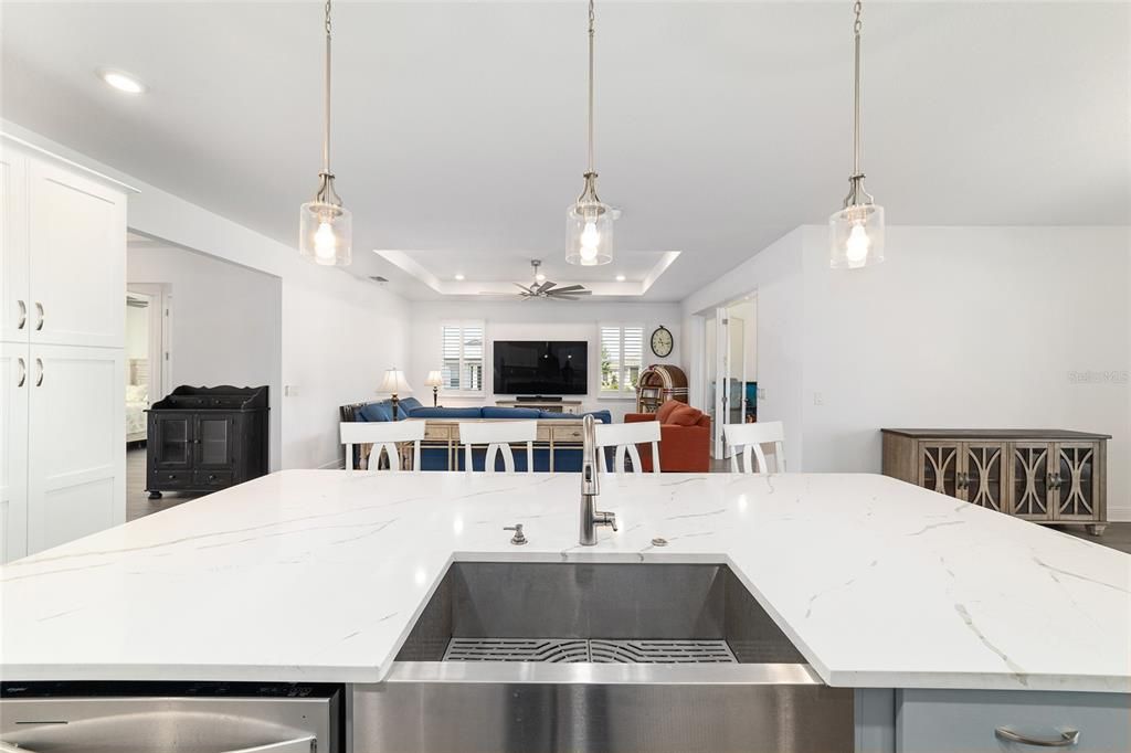 Active With Contract: $549,900 (3 beds, 3 baths, 2457 Square Feet)
