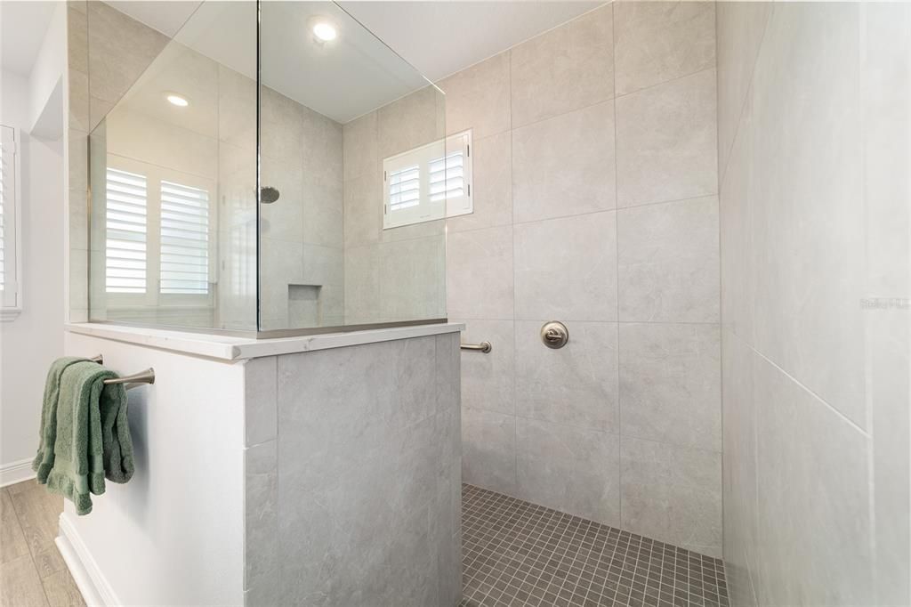 Active With Contract: $549,900 (3 beds, 3 baths, 2457 Square Feet)