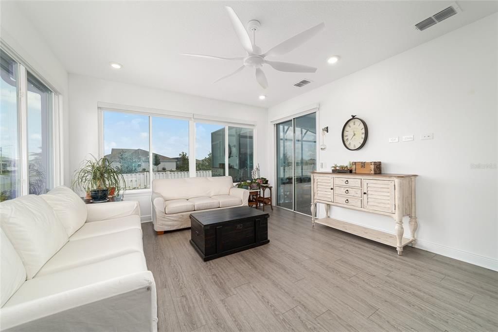 Active With Contract: $549,900 (3 beds, 3 baths, 2457 Square Feet)