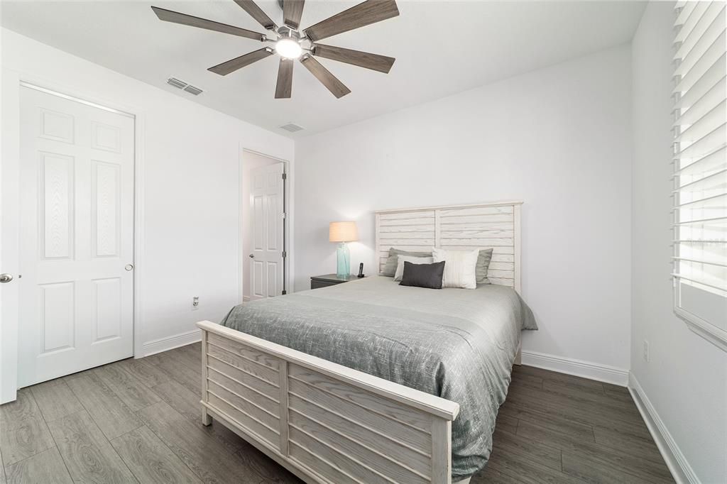 Active With Contract: $549,900 (3 beds, 3 baths, 2457 Square Feet)