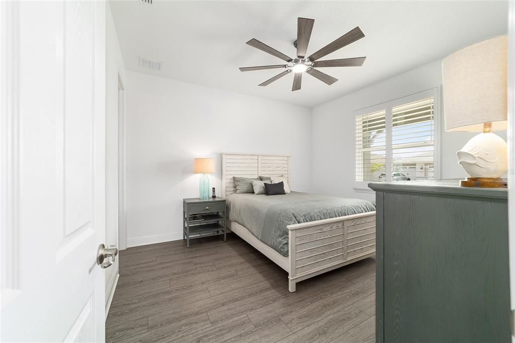 Active With Contract: $549,900 (3 beds, 3 baths, 2457 Square Feet)
