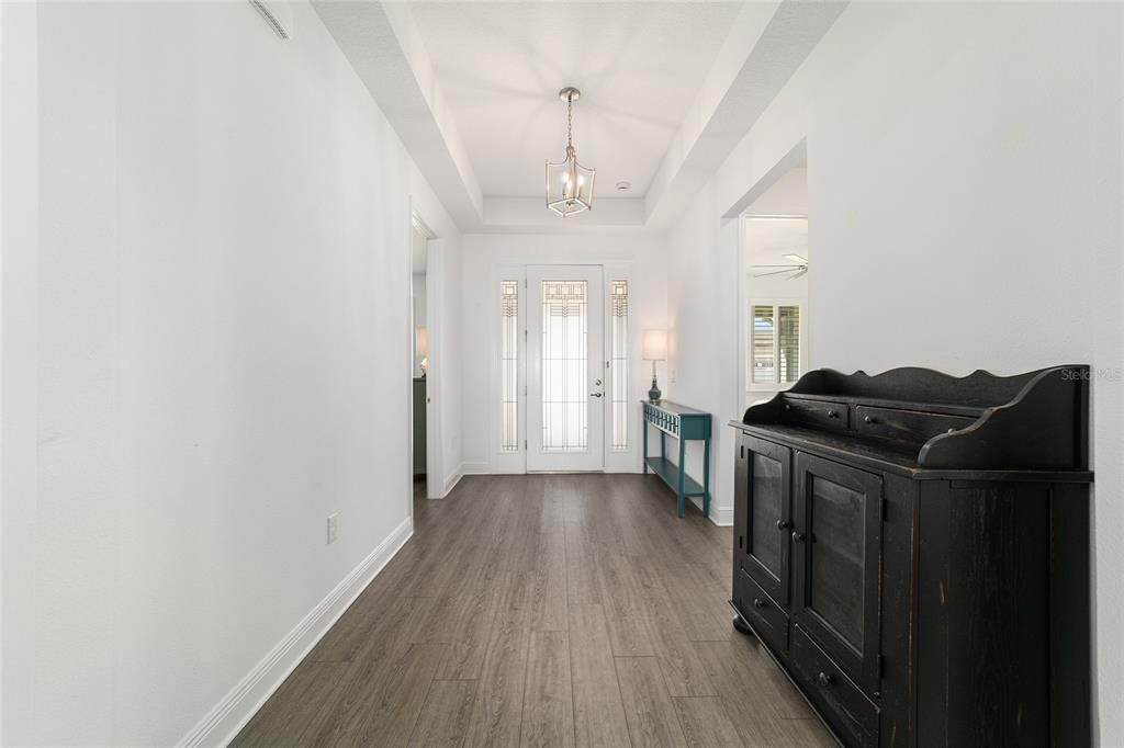 Active With Contract: $549,900 (3 beds, 3 baths, 2457 Square Feet)