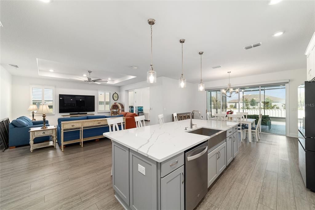 Active With Contract: $549,900 (3 beds, 3 baths, 2457 Square Feet)