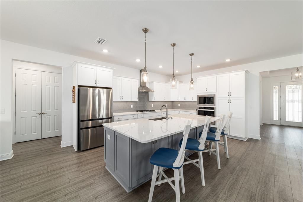 Active With Contract: $549,900 (3 beds, 3 baths, 2457 Square Feet)