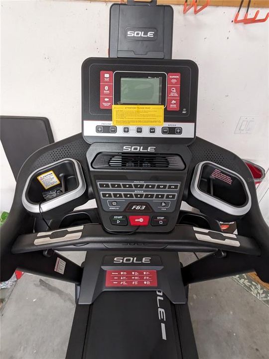 Под контрактом: $334,800 (3 спален, 2 ванн, 1637 Квадратных фут)