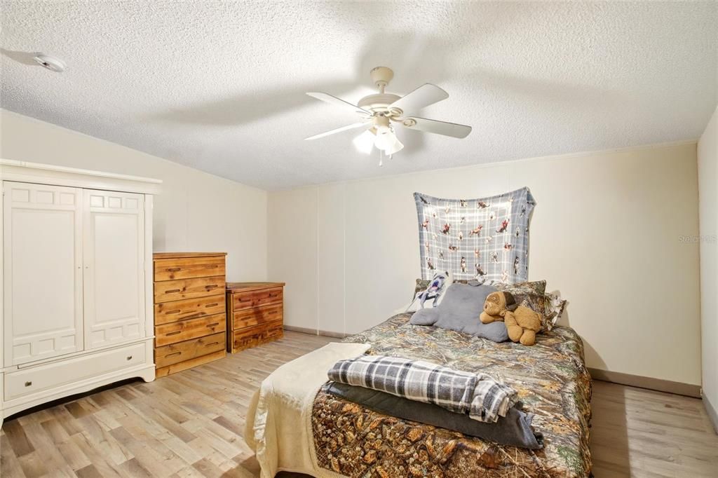 Active With Contract: $215,000 (3 beds, 2 baths, 2052 Square Feet)