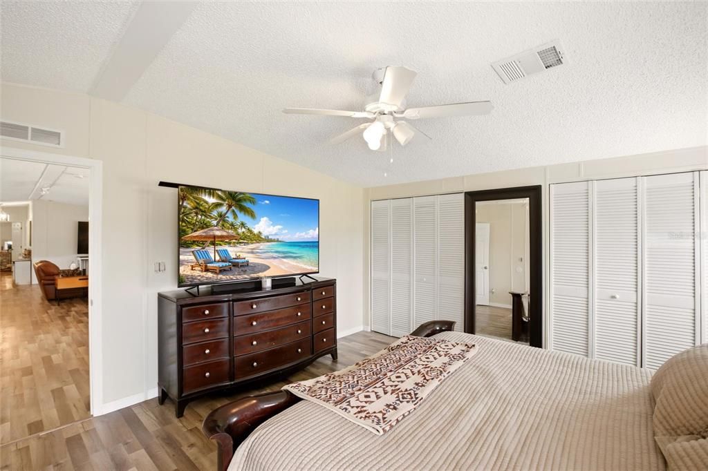 Active With Contract: $215,000 (3 beds, 2 baths, 2052 Square Feet)