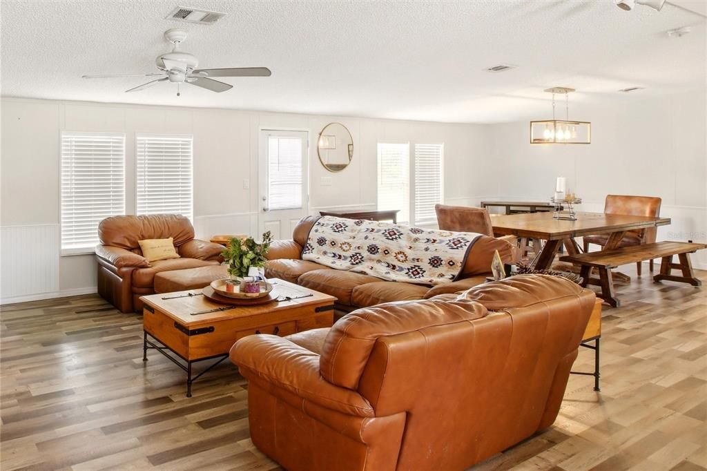 Active With Contract: $215,000 (3 beds, 2 baths, 2052 Square Feet)