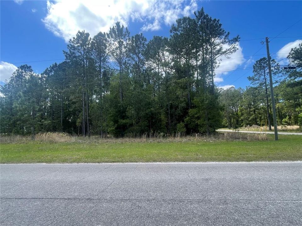 На продажу: $17,900 (0.24 acres)