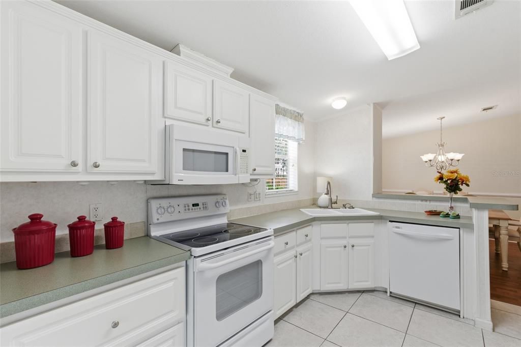 For Sale: $189,000 (3 beds, 2 baths, 1566 Square Feet)