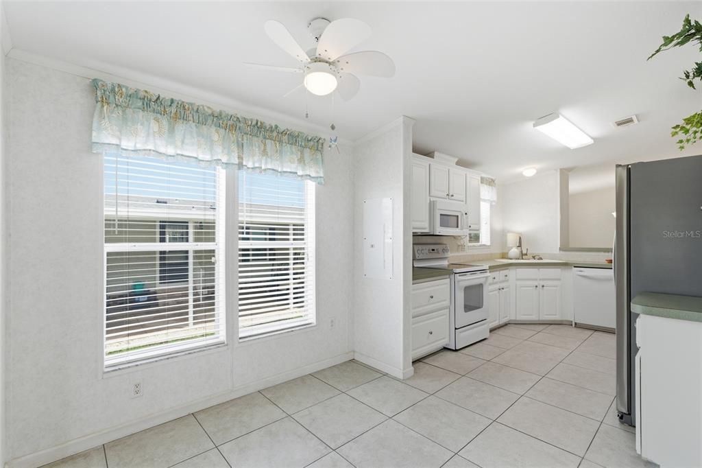 For Sale: $189,000 (3 beds, 2 baths, 1566 Square Feet)