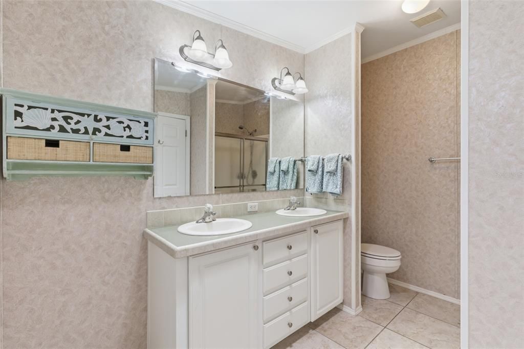 For Sale: $189,000 (3 beds, 2 baths, 1566 Square Feet)