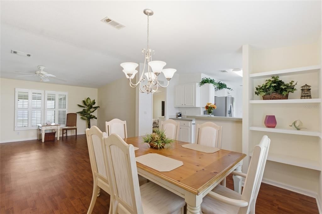 For Sale: $189,000 (3 beds, 2 baths, 1566 Square Feet)