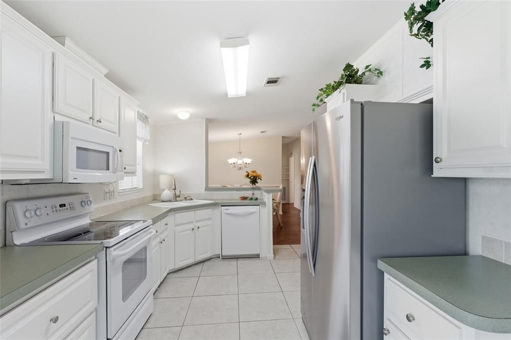 For Sale: $189,000 (3 beds, 2 baths, 1566 Square Feet)