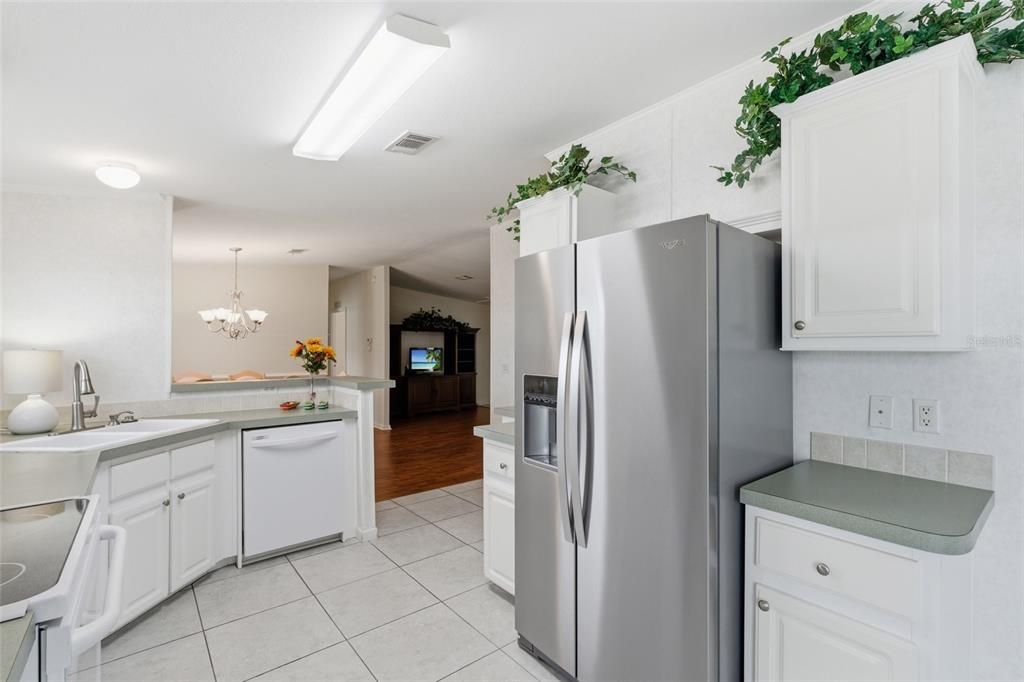 For Sale: $189,000 (3 beds, 2 baths, 1566 Square Feet)