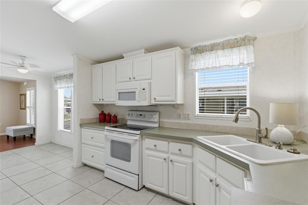For Sale: $189,000 (3 beds, 2 baths, 1566 Square Feet)