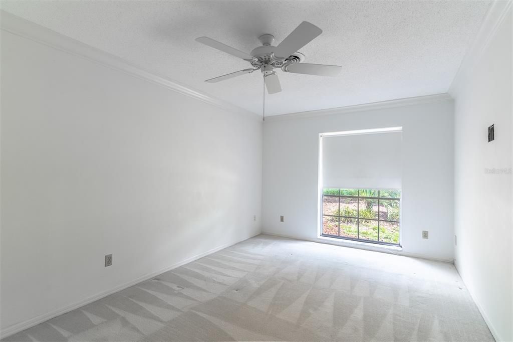 Activo con contrato: $639,900 (4 camas, 3 baños, 2488 Pies cuadrados)